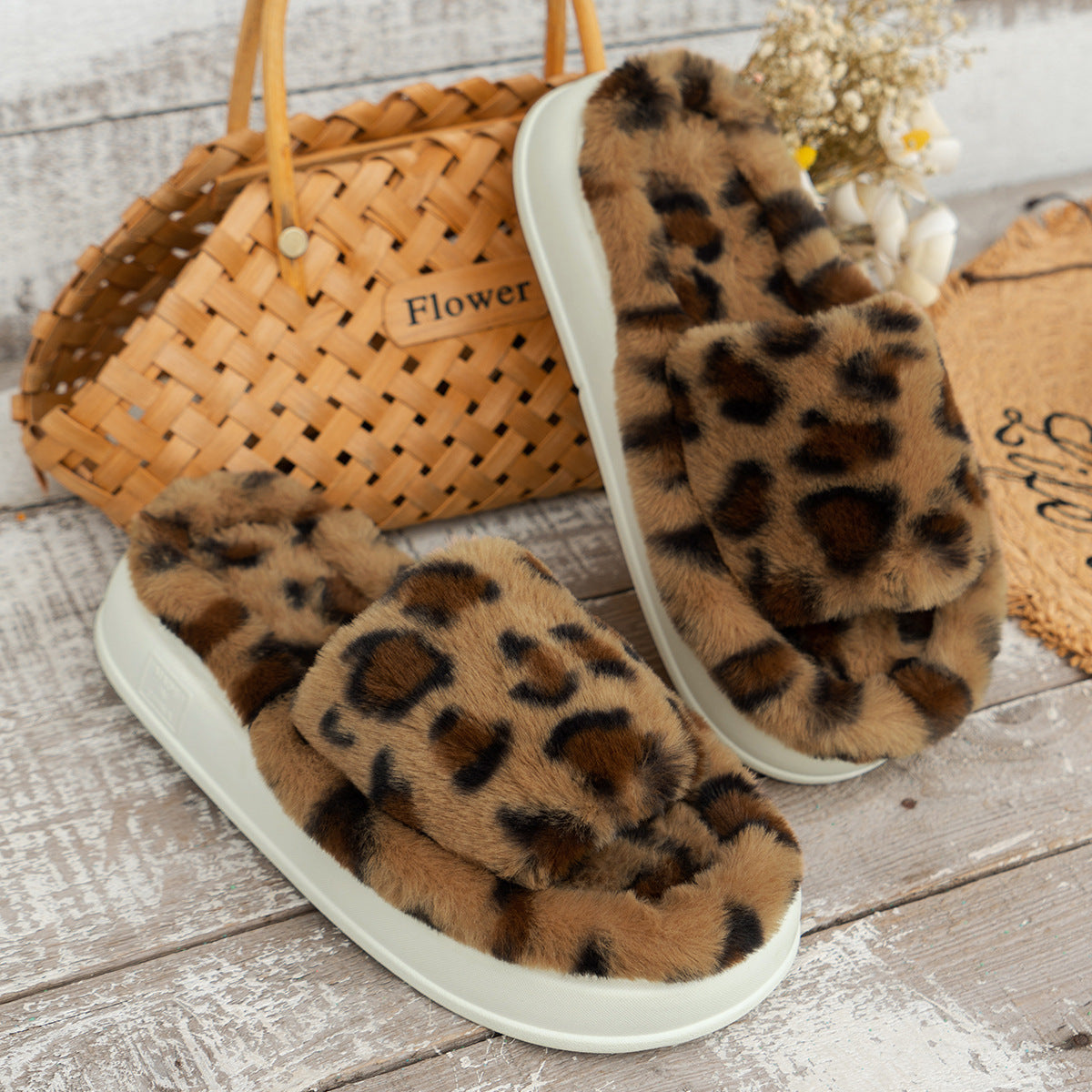 Leopard Print Thick Bottom Fluffy Slippers